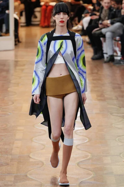Look 28